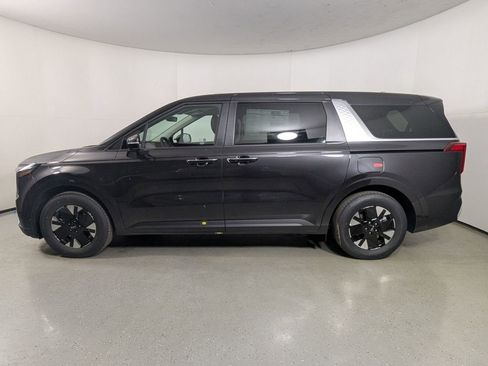 New 2026 Kia Carnival LXS image 4