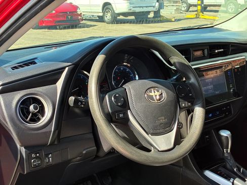 Used 2017 Toyota Corolla SE FWD image 17