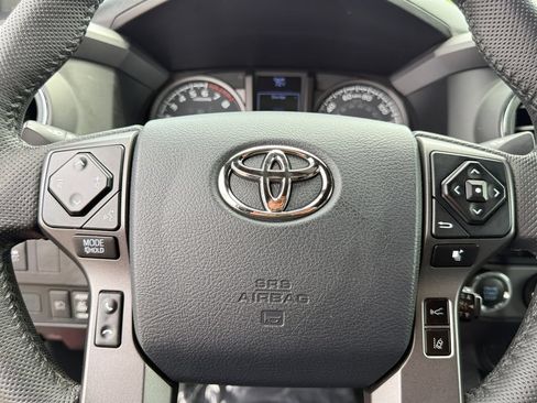 Used 2020 Toyota Tacoma TRD Sport w/ TRD Premium Sport Package AWD/4WD image 21