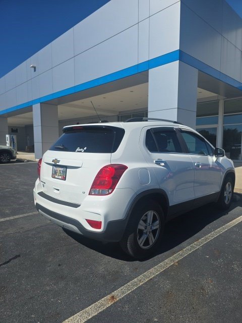 Used 2018 Chevrolet Trax LT w/ LT Convenience Package AWD/4WD image 3