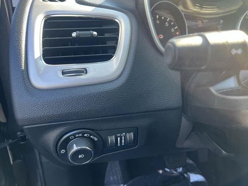 Used 2020 Jeep Compass Latitude w/ Popular Equipment Group FWD image 23