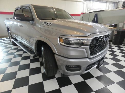Used 2025 RAM 1500 Big Horn AWD/4WD image 3