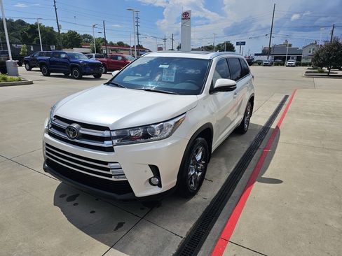 Used 2018 Toyota Highlander Limited Platinum image 12