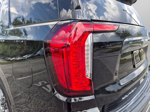 Used 2023 GMC Yukon Denali Ultimate w/ LPO, Floor Liner Package AWD/4WD image 64