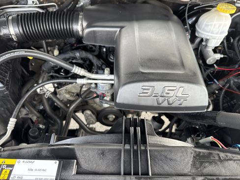 Used 2019 RAM 1500 Classic Warlock w/ Luxury Group image 30