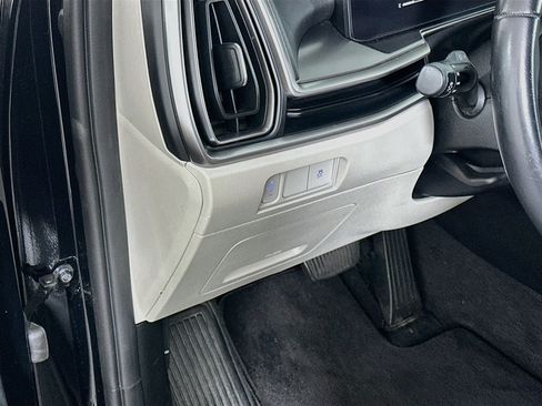 Used 2024 Kia Sorento S w/ Panoramic Sunroof Package FWD image 17