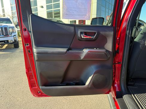 Used 2023 Toyota Tacoma TRD Sport image 31