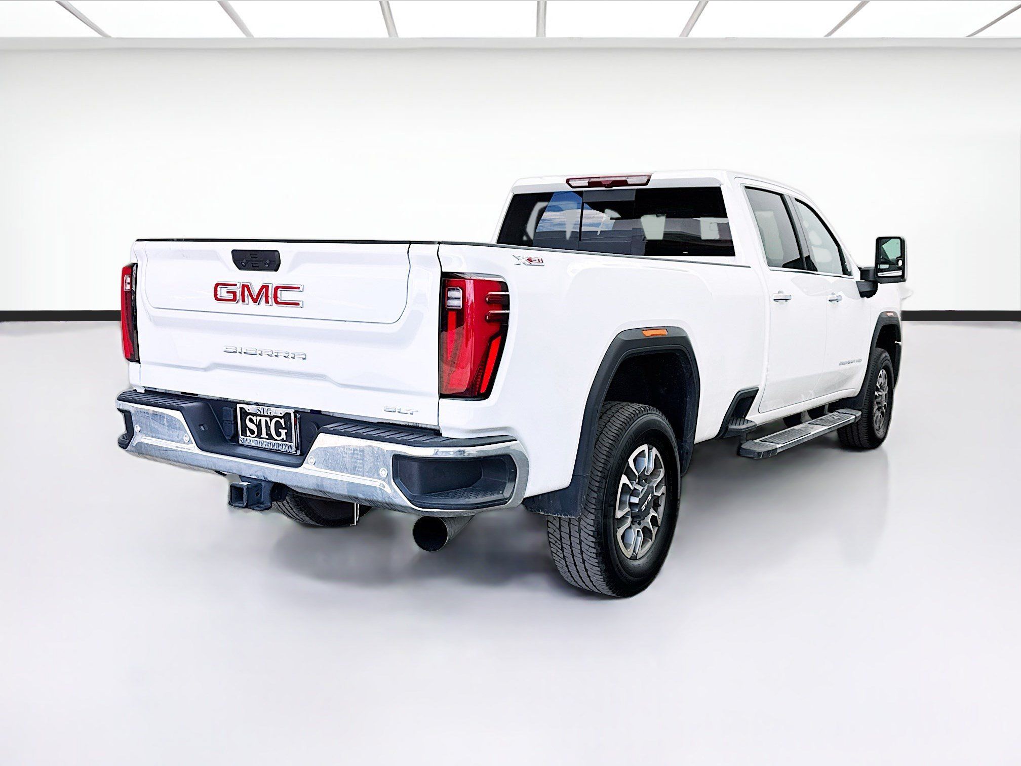 Used 2024 GMC Sierra 2500 SLT w/ SLT Convenience Package AWD/4WD image 4
