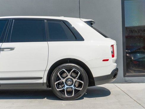 Used 2024 Rolls-Royce Cullinan Black Badge image 35