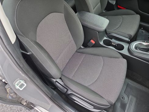 Used 2023 Kia Forte LXS FWD image 16