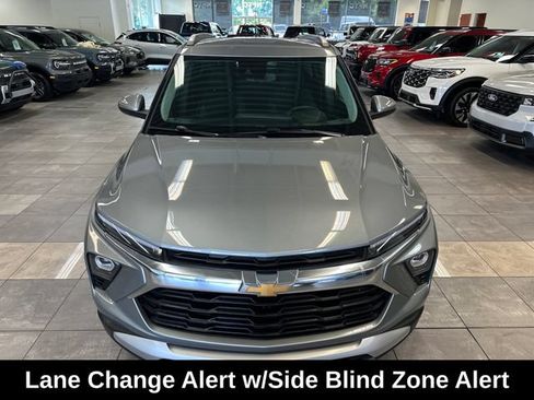 Used 2024 Chevrolet TrailBlazer LT w/ LT Cold Weather Package AWD/4WD image 19
