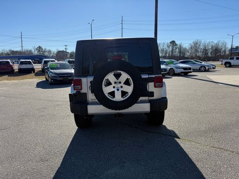 Used 2012 Jeep Wrangler Unlimited Sahara w/ Connectivity Group image 4