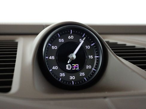 New 2025 Porsche Macan Turbo Electric image 16