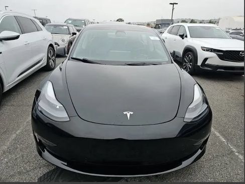 Used 2022 Tesla Model 3 Standard Range RWD image 5