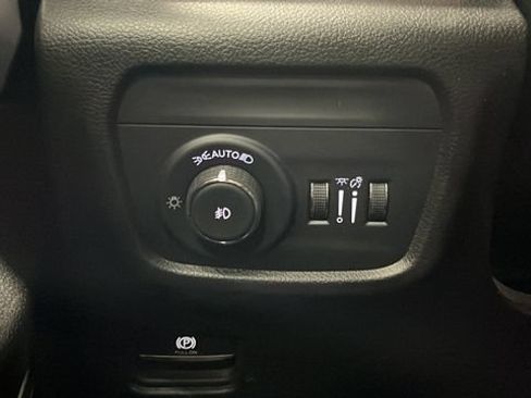 Certified 2024 Jeep Grand Cherokee Limited w/ Luxury Tech Group II AWD/4WD image 33