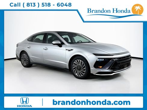 Used 2024 Hyundai Sonata Limited FWD image 1