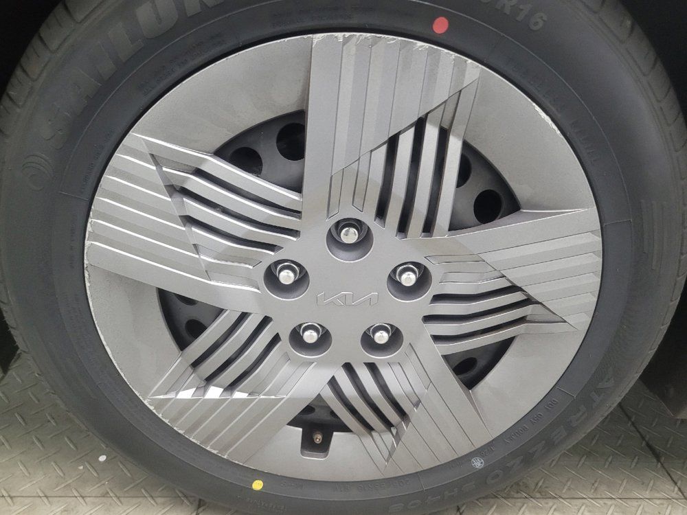 Used 2025 Kia K4 FWD image 31
