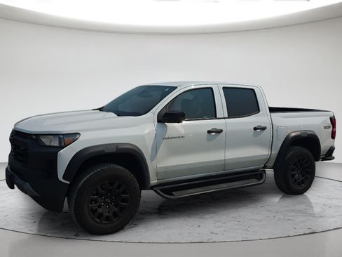 Used 2023 Chevrolet Colorado Trail Boss w/ Technology Package AWD/4WD image 15