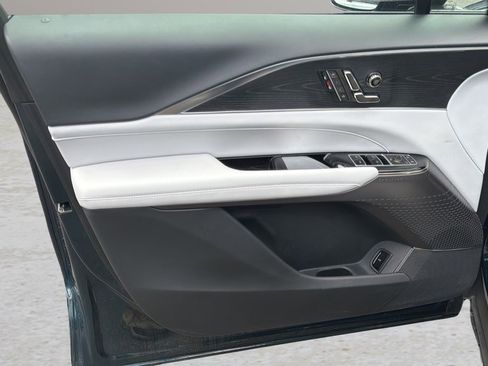 Certified 2025 Cadillac Lyriq Luxury AWD/4WD image 15