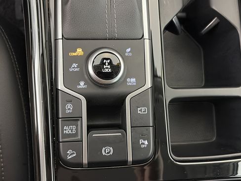 Certified 2023 Kia Sorento SX image 30