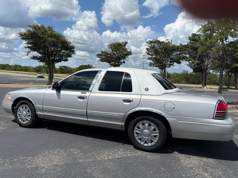 Used 2005 Mercury Grand Marquis GS image 3
