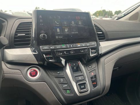 Used 2023 Honda Odyssey EX image 11