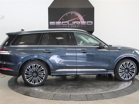 Used 2023 Lincoln Aviator Black Label w/ Class IV Trailer Tow Package image 12