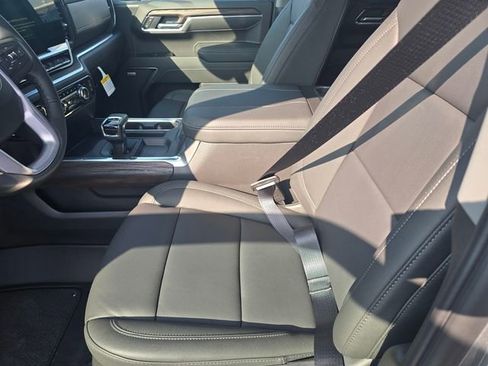 New 2026 GMC Sierra 1500 SLT image 17