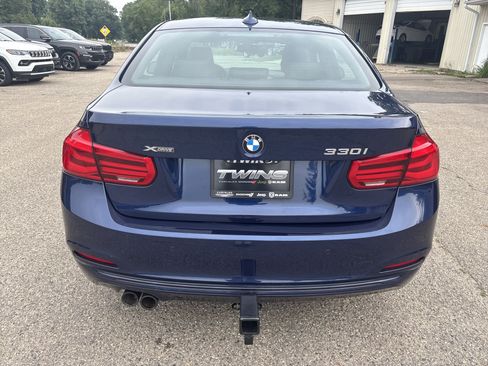 Used 2018 BMW 330i xDrive Sedan AWD/4WD image 4