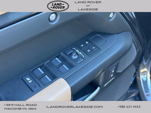 Used 2026 Land Rover Defender 110 X-Dynamic SE AWD/4WD image 11