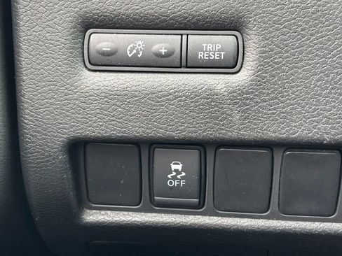 Used 2018 Nissan Murano S AWD/4WD image 32