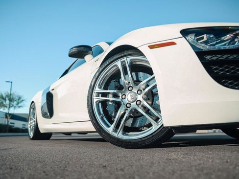 Used 2010 Audi R8 V10 image 15