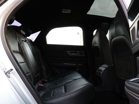 Used 2016 Jaguar XF R-Sport RWD image 41