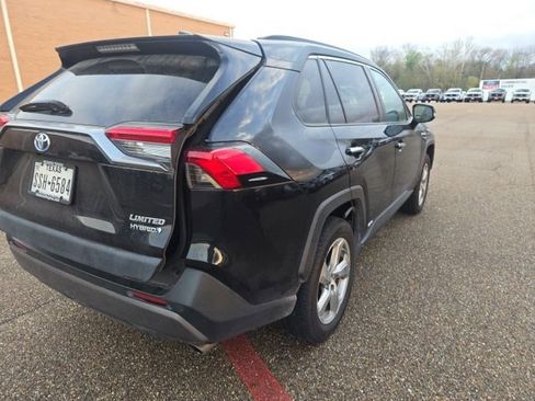 Used 2019 Toyota RAV4 Limited w/ Limited Grade Weather Package image 16