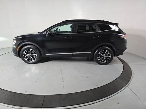 Used 2023 Kia Sportage EX w/ EX Premium Package image 2