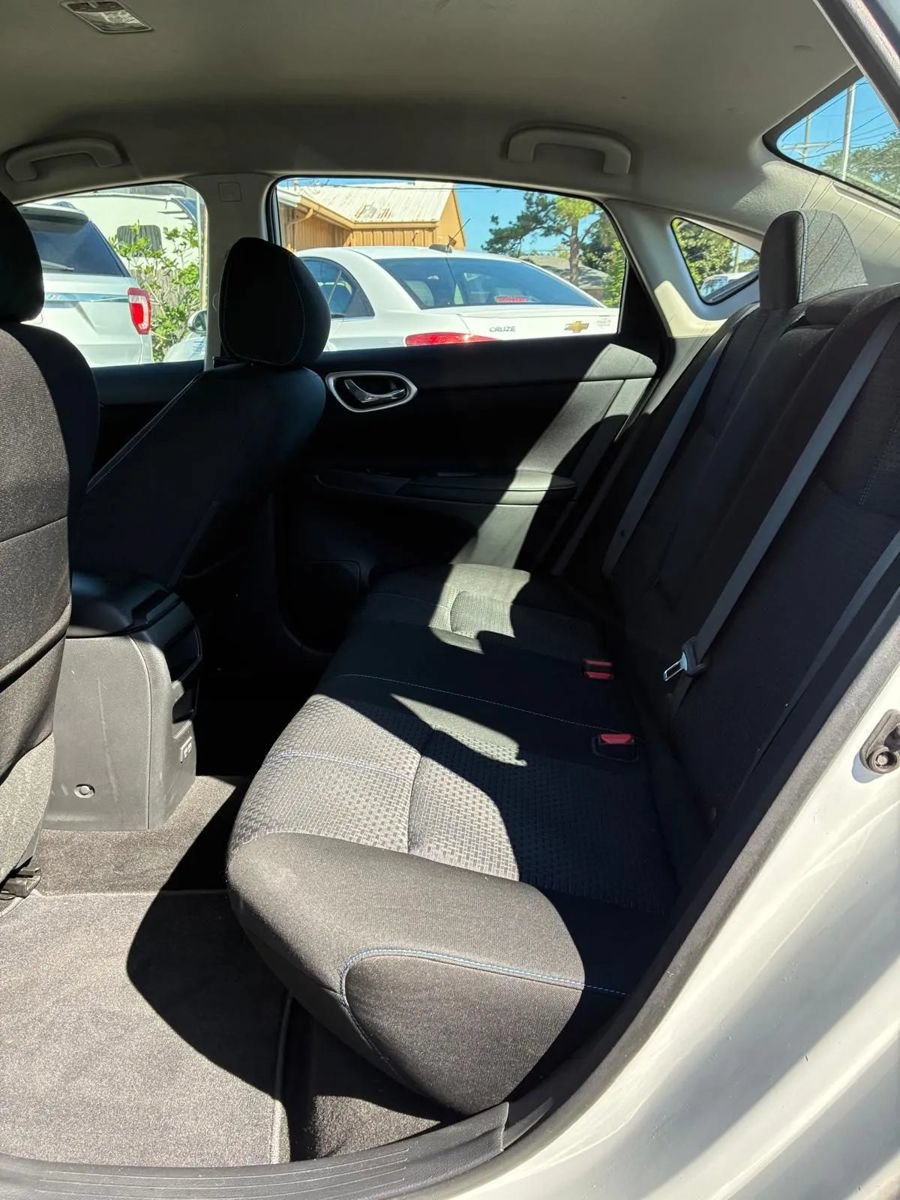 Used 2018 Nissan Sentra SR FWD image 13
