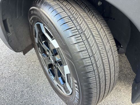 Certified 2025 Hyundai Santa Fe SEL image 9