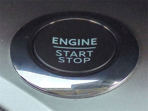 Certified 2022 Ford Explorer XLT w/ Equipment Group 202A image 27