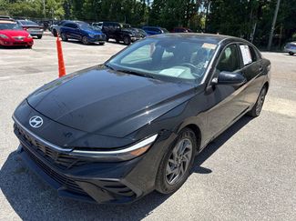 Used 2024 Hyundai Elantra SEL FWD video 3
