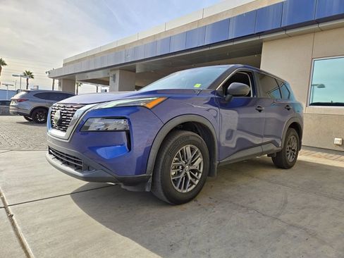 Used 2021 Nissan Rogue S image 2