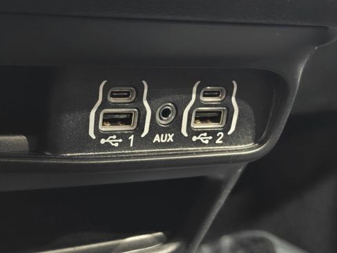 Used 2025 Chrysler Pacifica Select FWD image 52