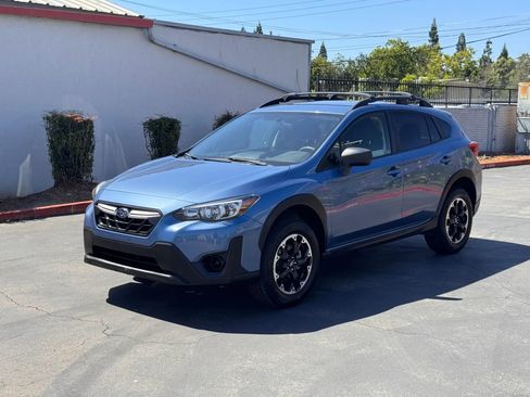 Used 2021 Subaru Crosstrek 2.0i AWD/4WD image 2