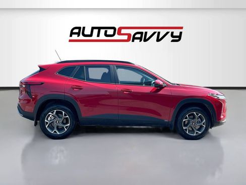 Used 2026 Chevrolet Trax LT FWD image 8