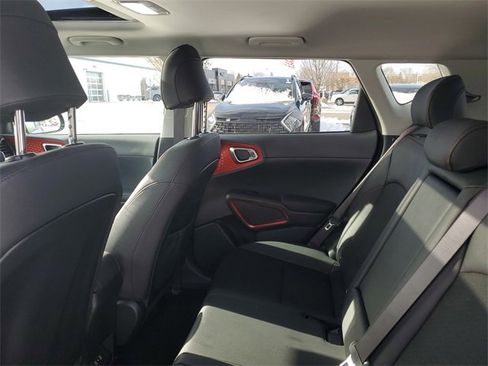 Certified 2025 Kia Soul GT-Line image 8