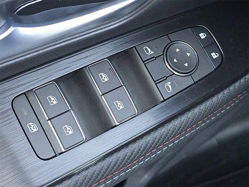 New 2026 Nissan Kicks SR w/ SR Premium Package FWD image 20