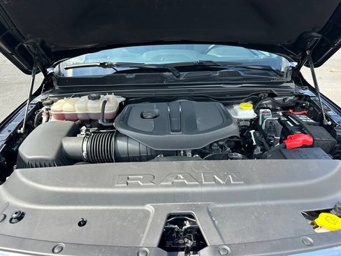 Used 2025 RAM 1500 Laramie AWD/4WD image 36