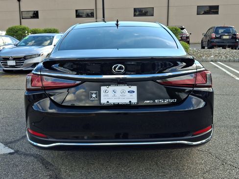 Certified 2021 Lexus ES 250 w/ Premium Package AWD/4WD image 5