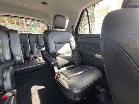 Used 2024 Ford Explorer Limited image 40