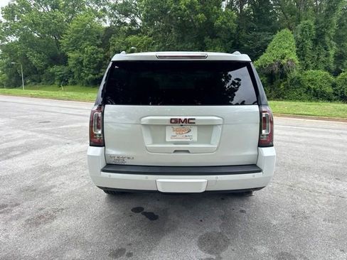 Used 2017 GMC Yukon SLT w/ Premium Edition AWD/4WD image 6