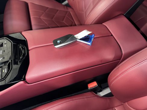 Certified 2025 BMW 530i image 28